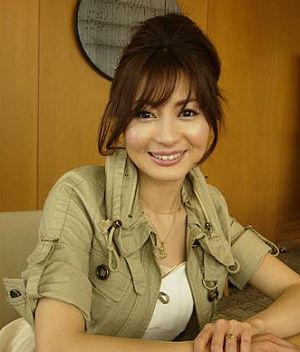 新山千春のカップ